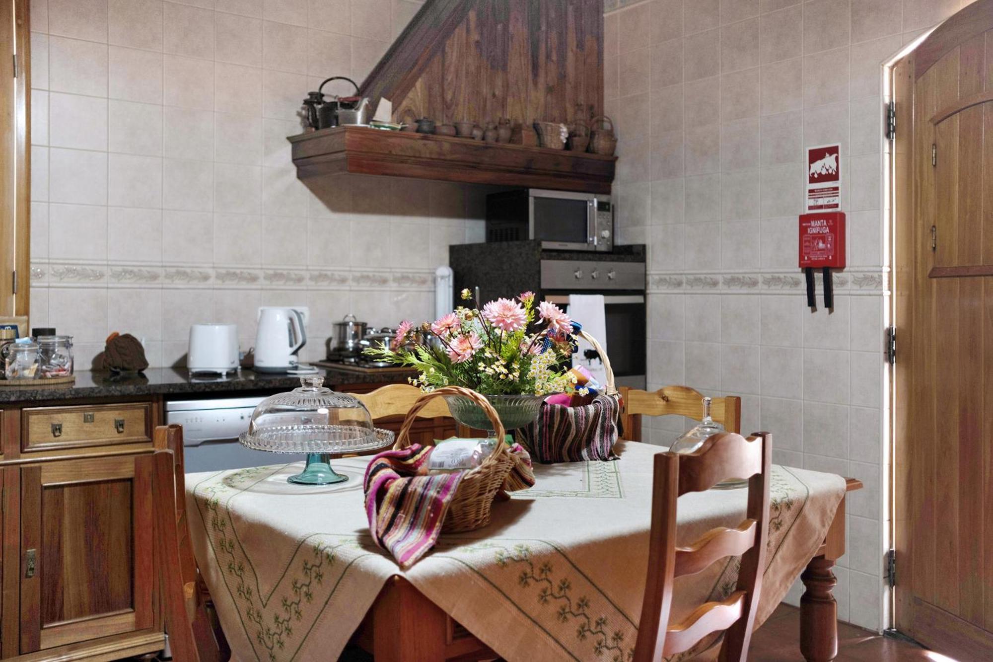 Casa Das Rosas Angra do Heroísmo Esterno foto